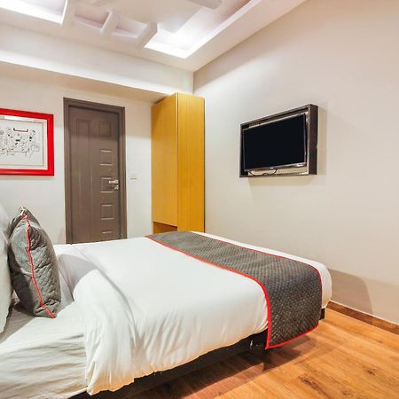 Super Townhouse Rcc Sunrise Hotel Hyderabad Exterior foto