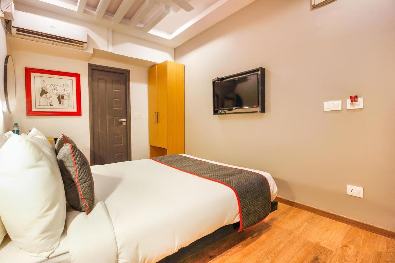 Super Townhouse Rcc Sunrise Hotel Hyderabad Exterior foto