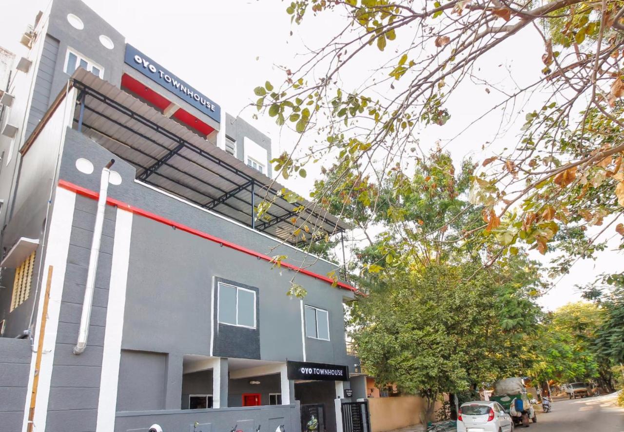 Super Townhouse Rcc Sunrise Hotel Hyderabad Exterior foto