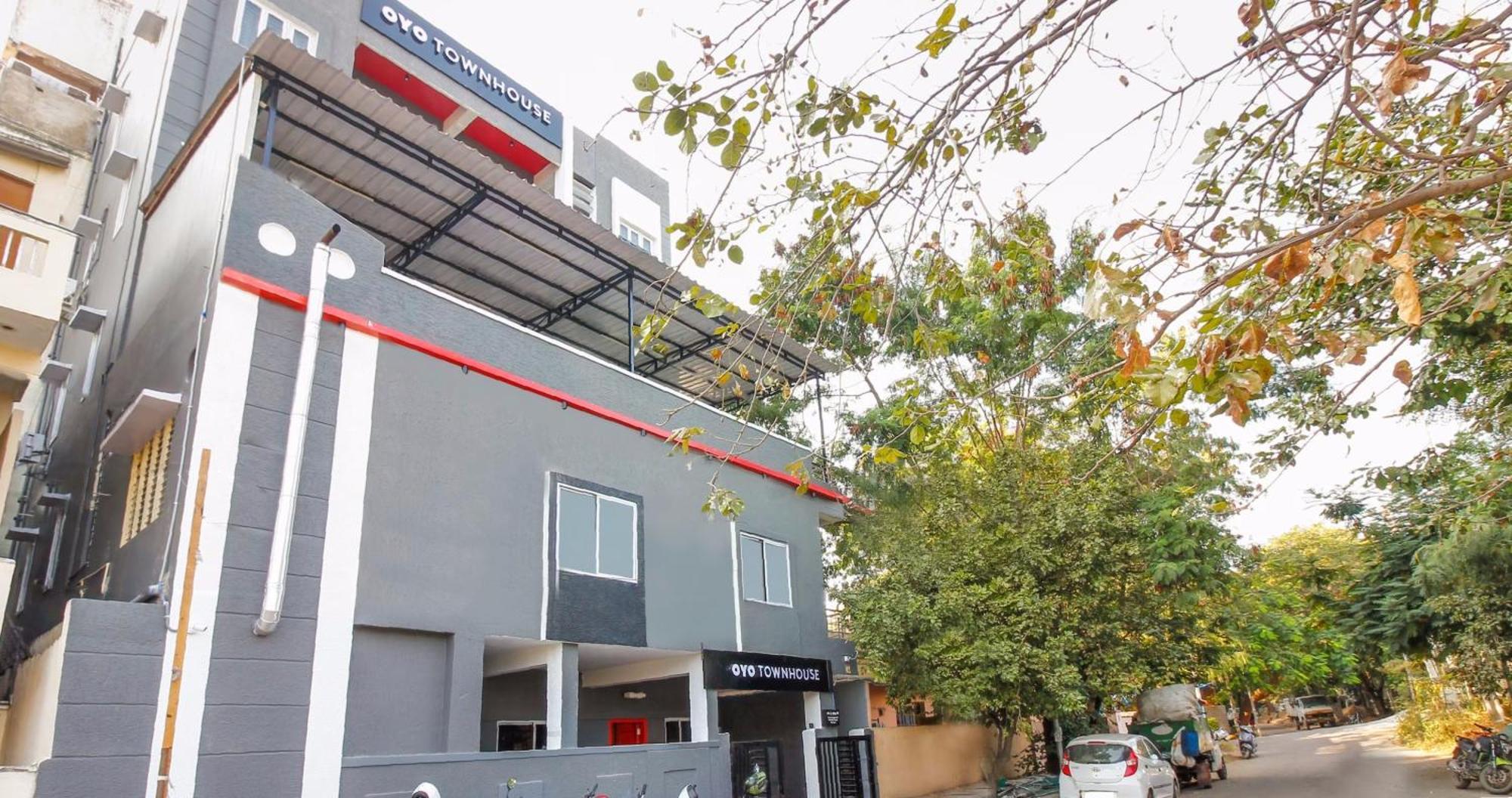 Super Townhouse Rcc Sunrise Hotel Hyderabad Exterior foto