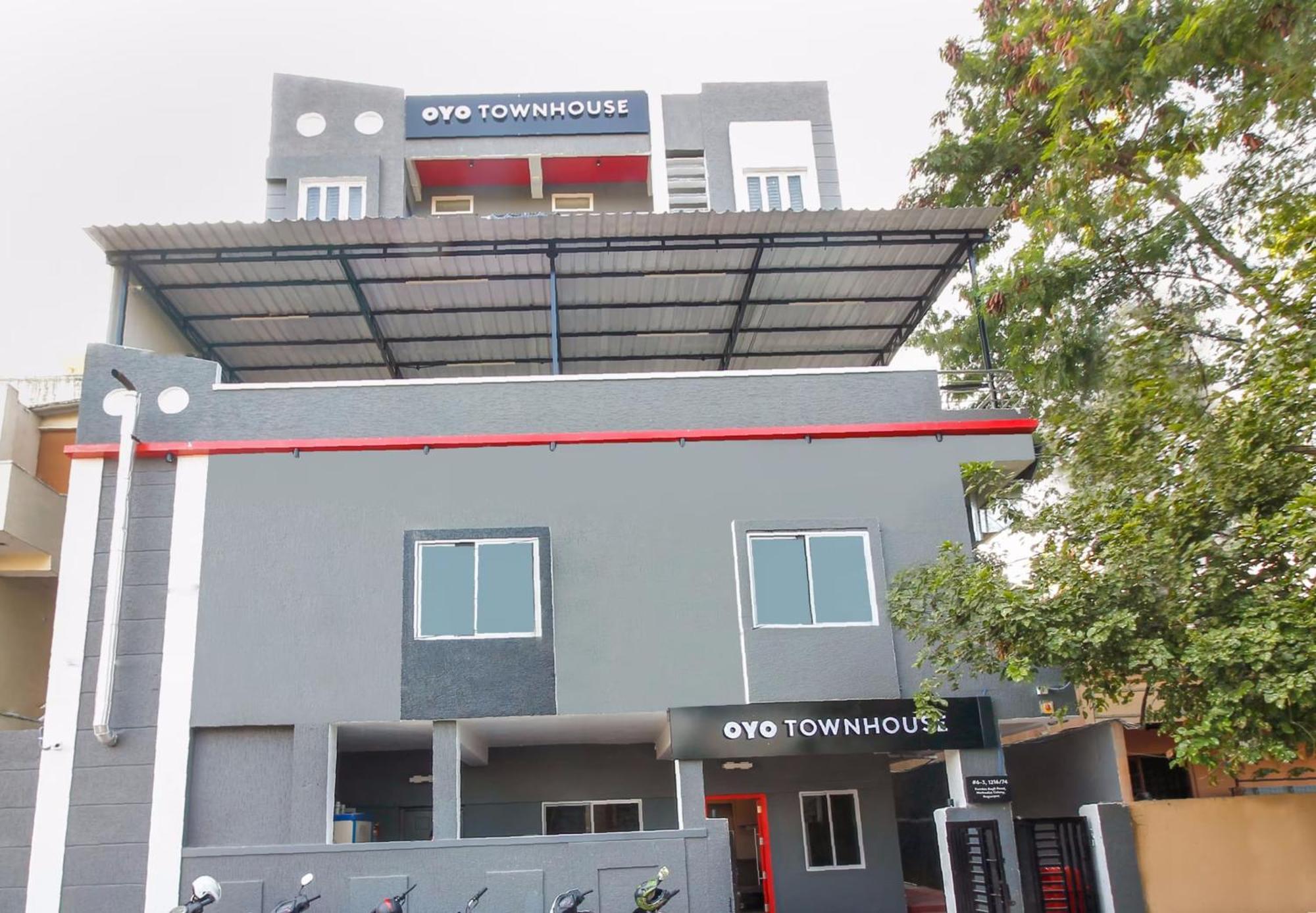 Super Townhouse Rcc Sunrise Hotel Hyderabad Exterior foto