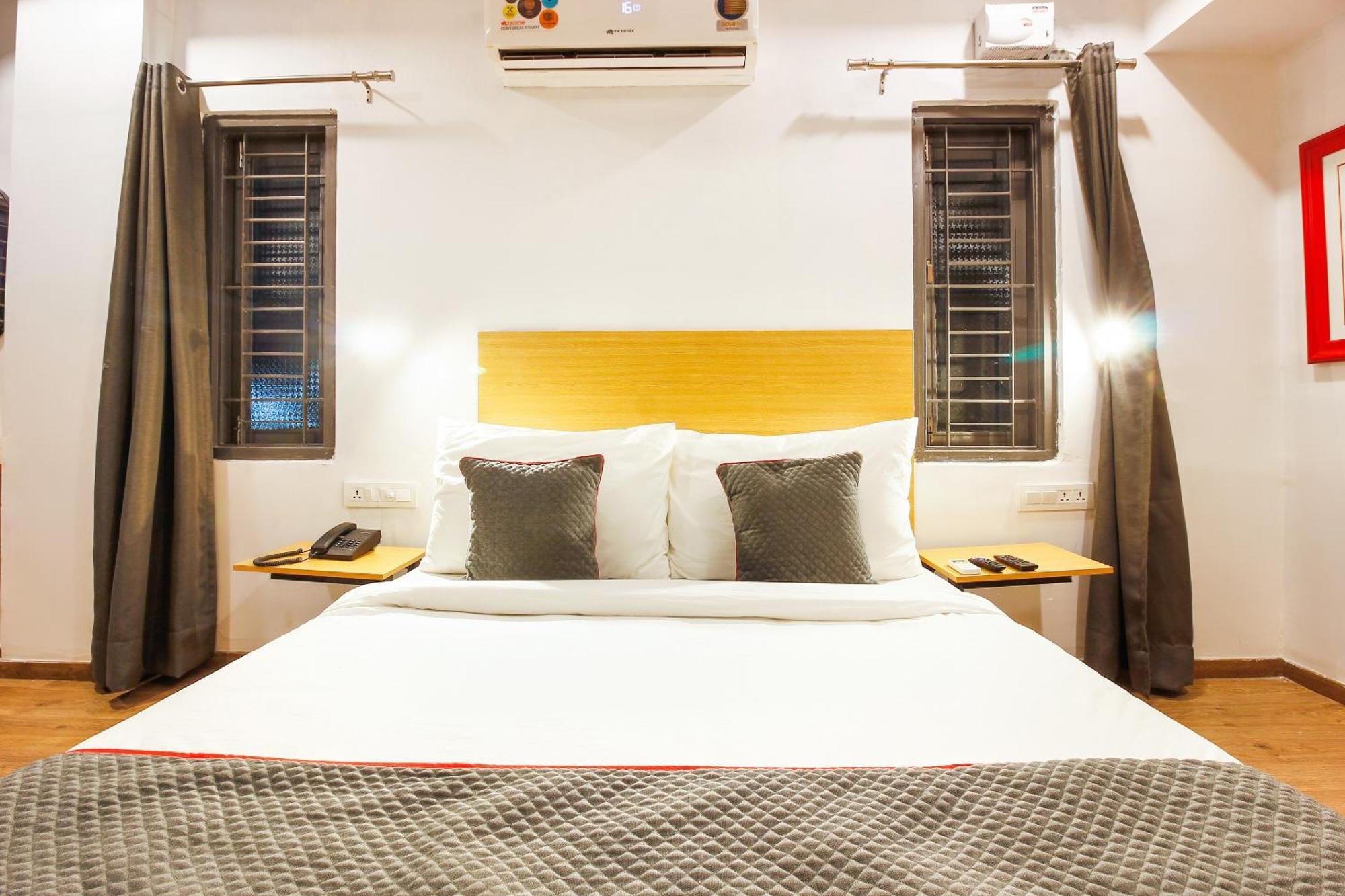 Super Townhouse Rcc Sunrise Hotel Hyderabad Exterior foto