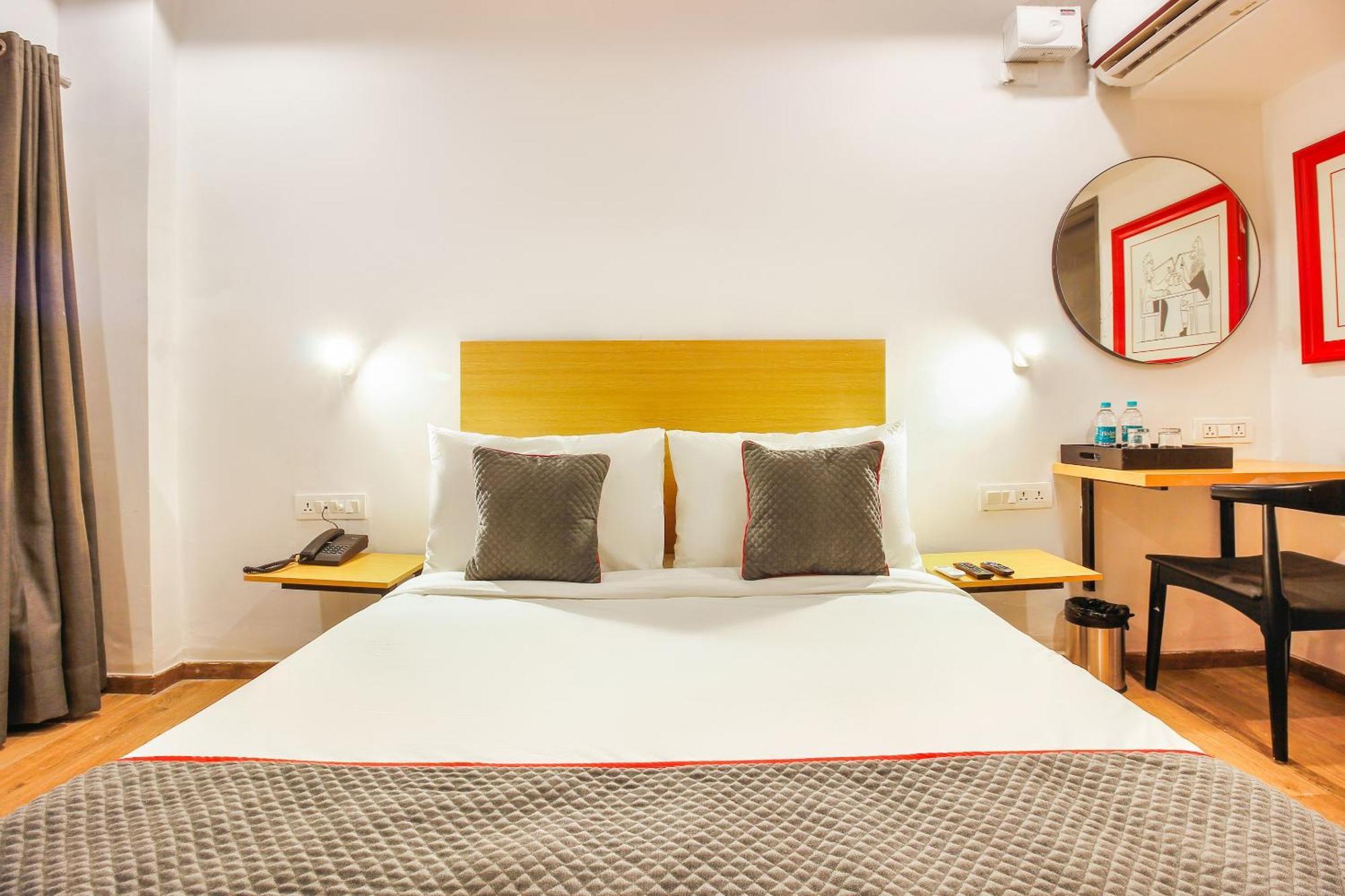 Super Townhouse Rcc Sunrise Hotel Hyderabad Exterior foto