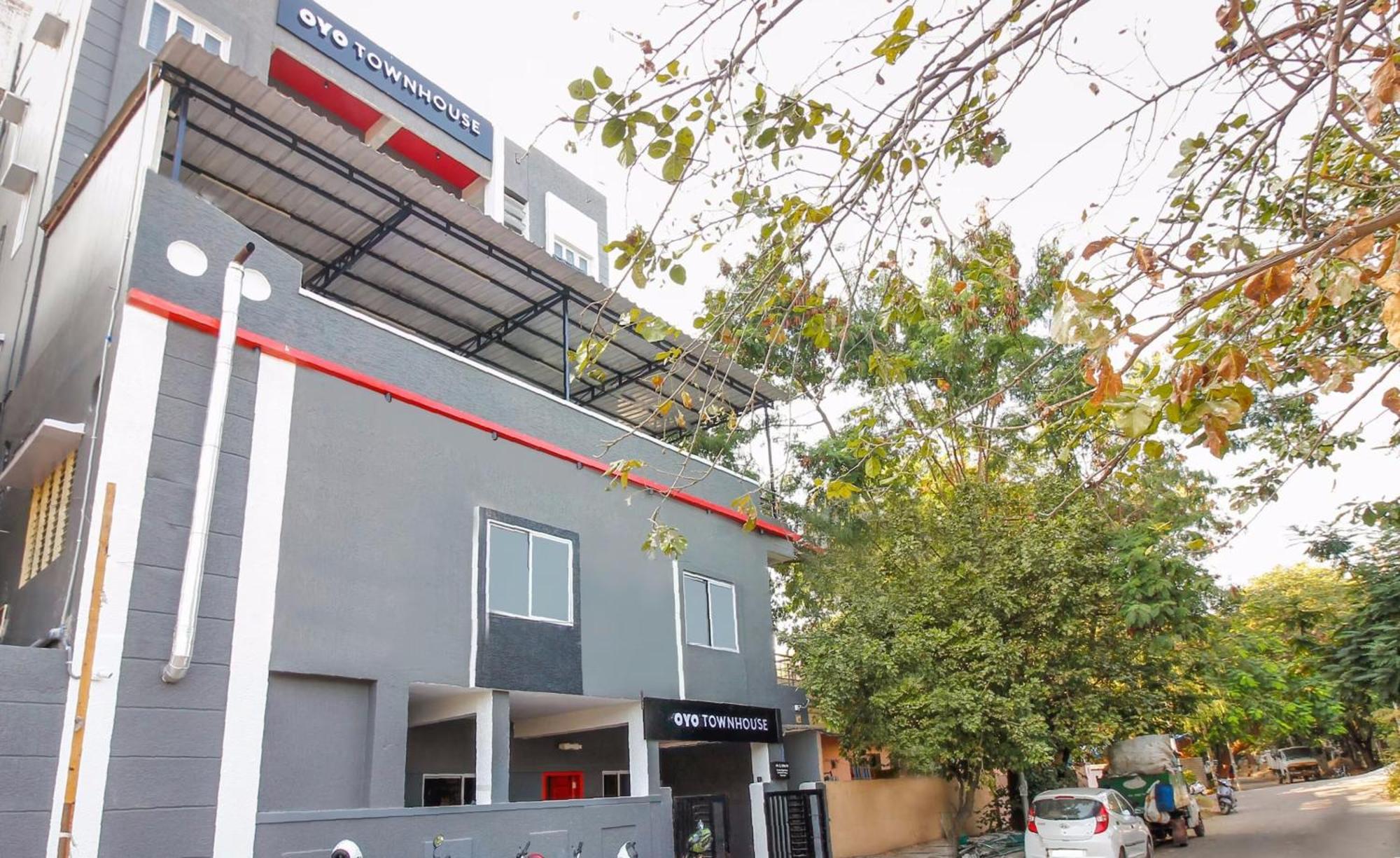 Super Townhouse Rcc Sunrise Hotel Hyderabad Exterior foto